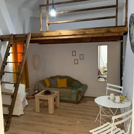 Mascot Bar Street Appartement Rhodes City